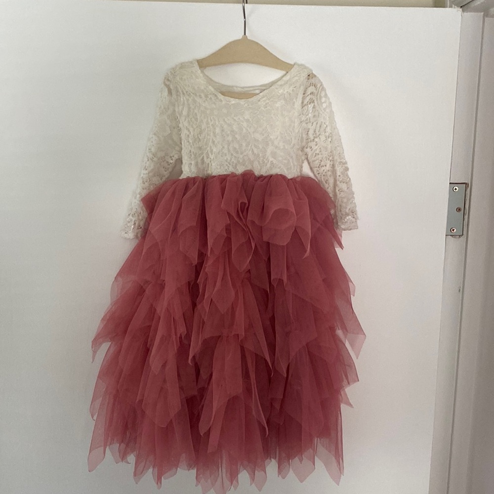 Perfect dress for wedding! Tulle ruffled dress with lace